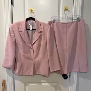 LIZ CLAIBORNE Pink Blazer and Skirt SetSize 14